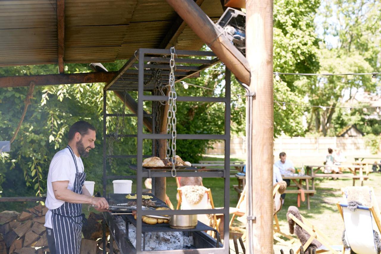 The Pembroke Arms Ξενοδοχείο Wilton  Εξωτερικό φωτογραφία